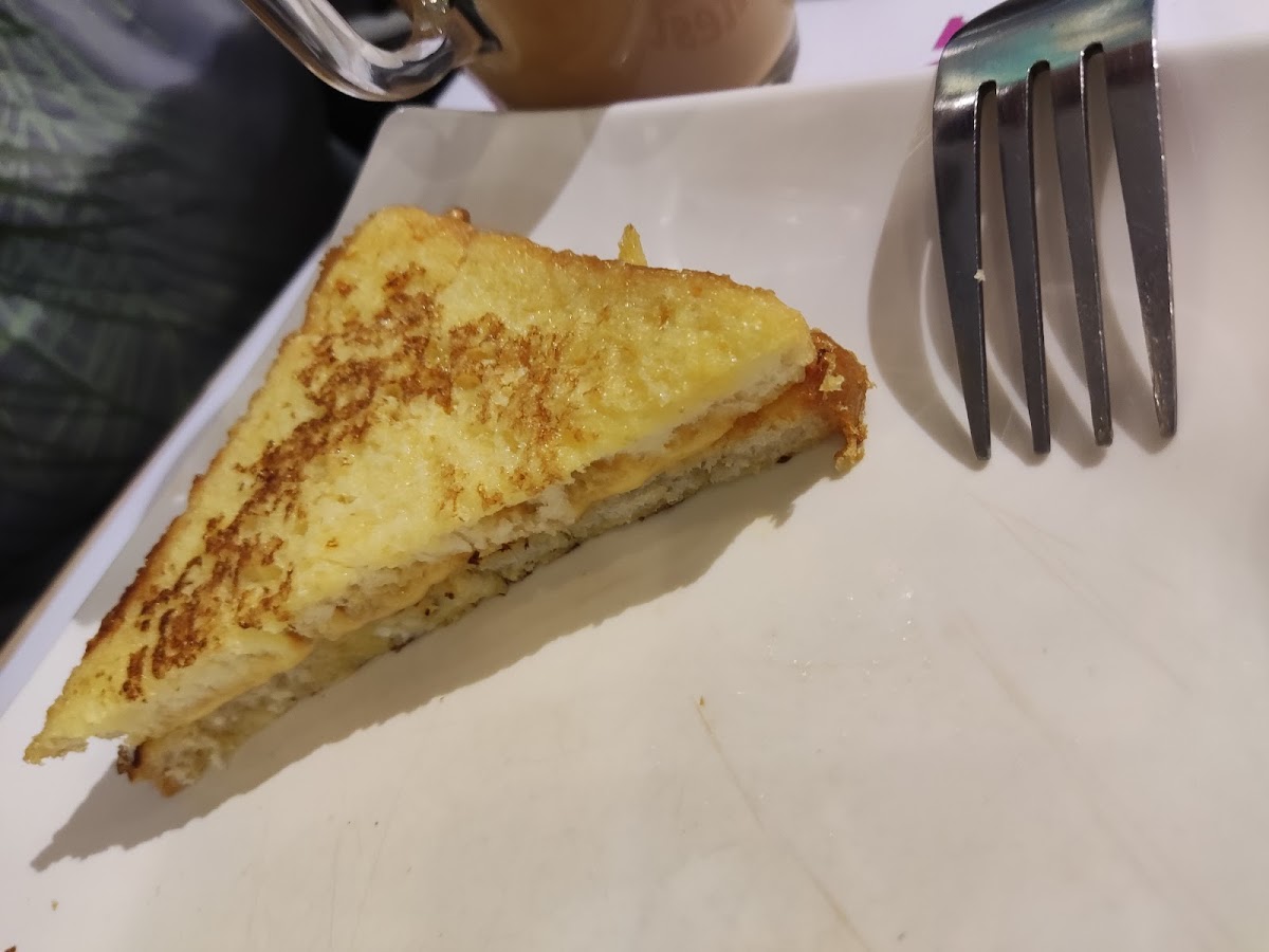 Golden Burger Restaurant & Cafeteria - 8