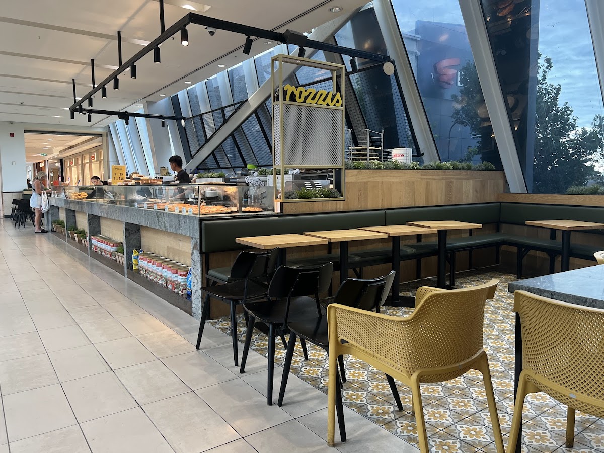 Rozzis Frankston - 3