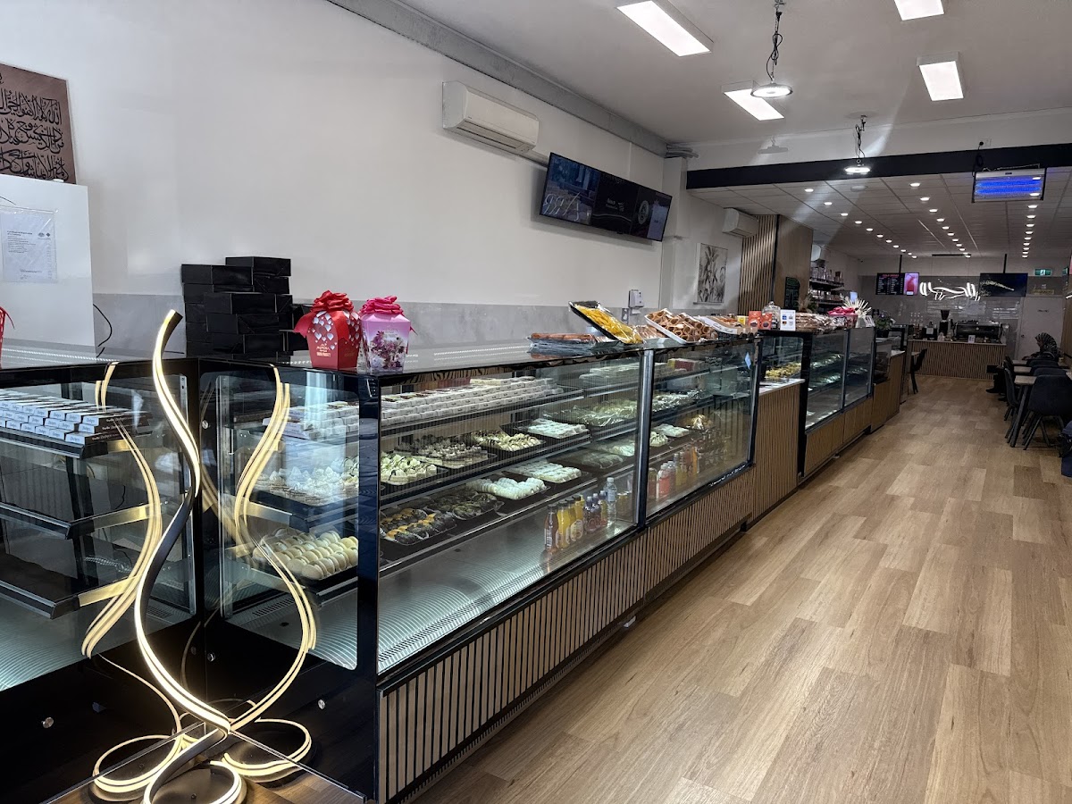 Arbab Patisserie & Café قهوه و شیرینی سرای ارباب - 4