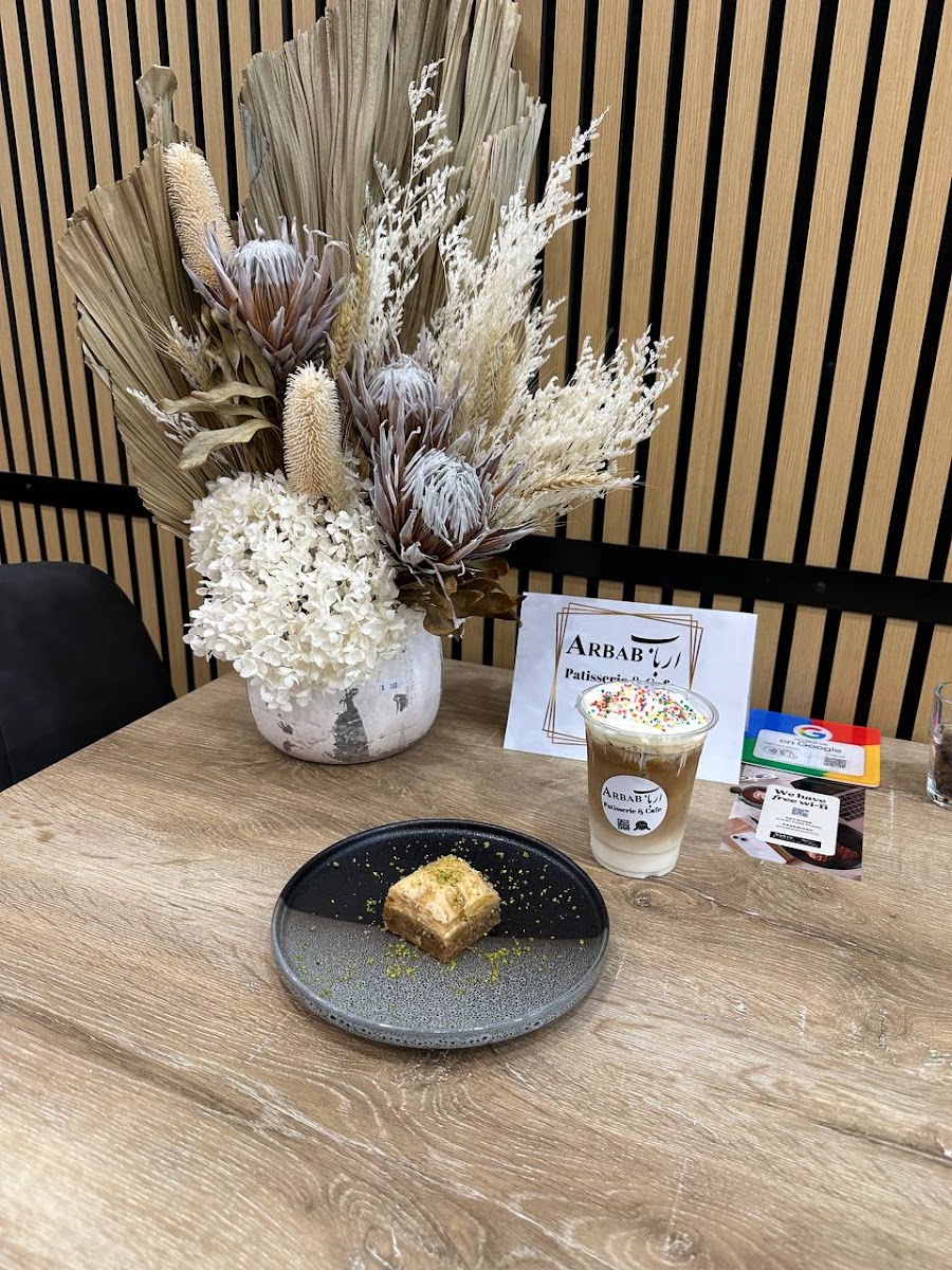 Arbab Patisserie & Café قهوه و شیرینی سرای ارباب - 9
