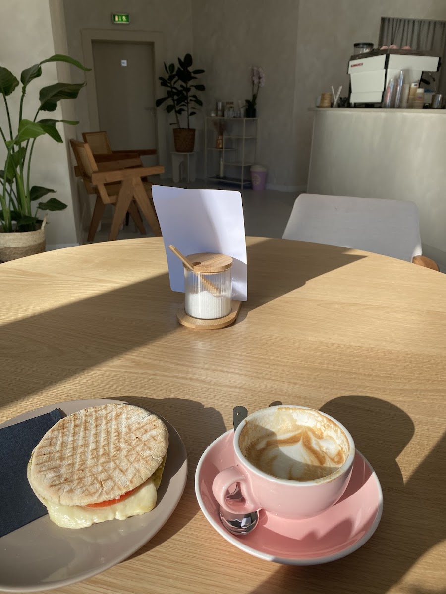 MAGO Coffee, Food & Drinks - 4