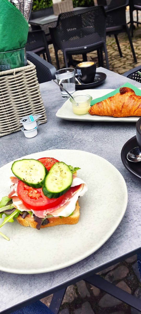 Hirsch Cafe - 9
