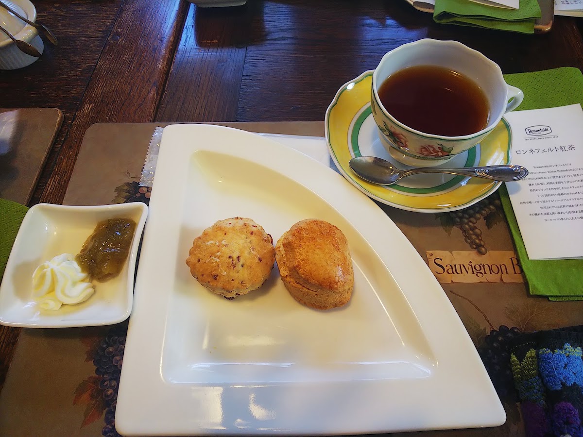 Salon de Café Manna - 8