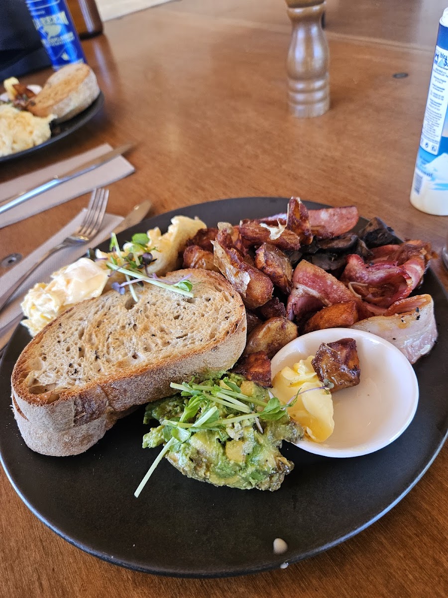 The Neighbourhood Kitchen, Coffee & Bottle Shop - 4