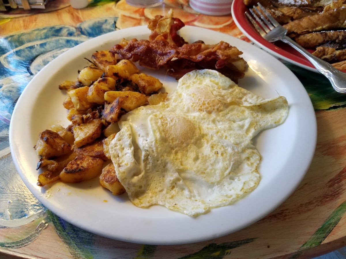 Charlie's Studio Cafe - 2