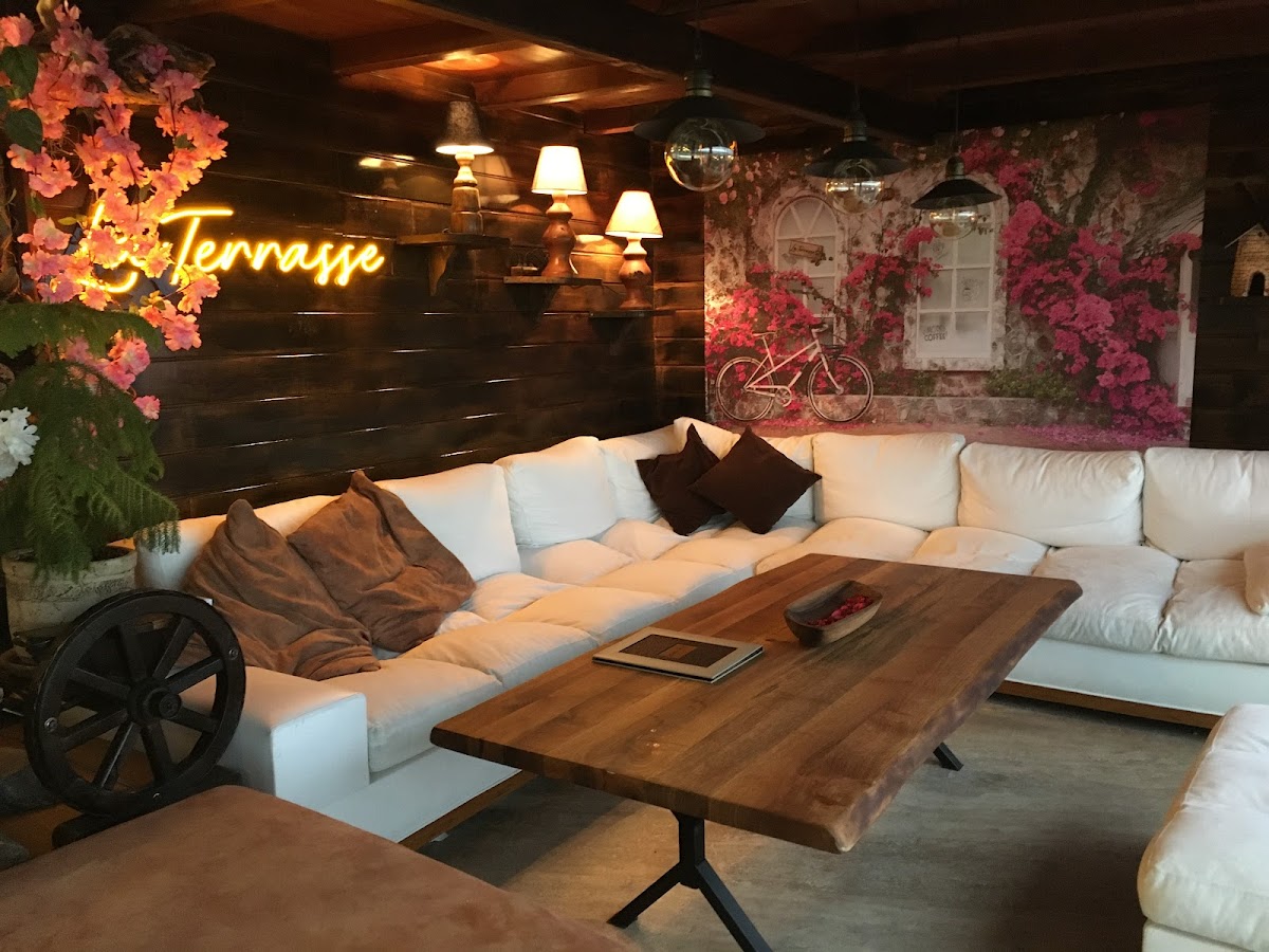 LA TERRASSE ESENKÖY