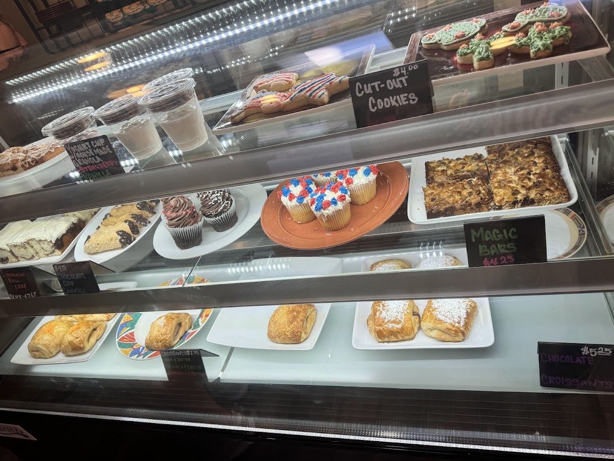 Gypsy's Café & Bakery - 3