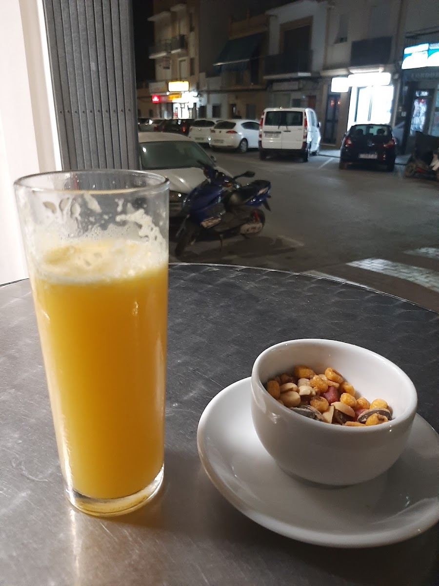 Kafee To Cafeteria Bar - 2