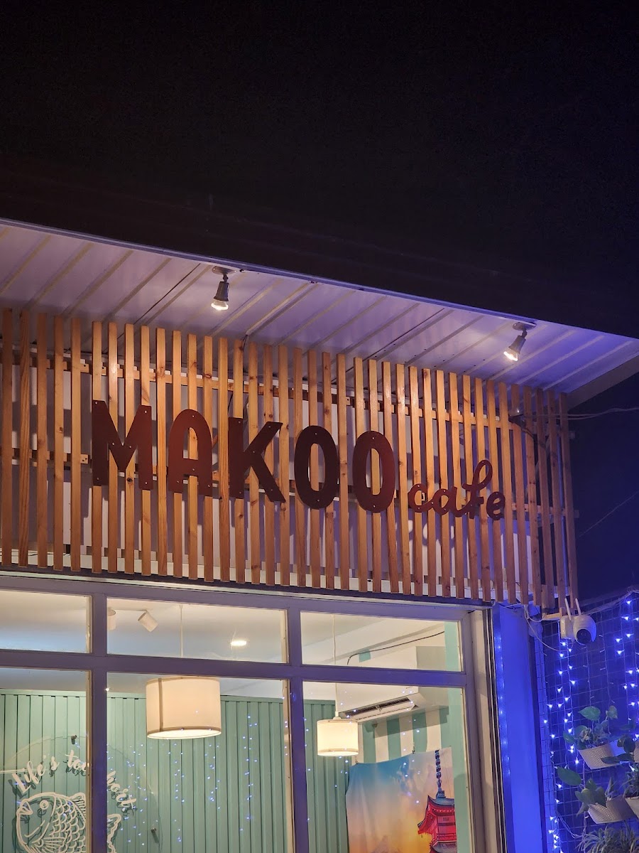 Makoo Cafe
