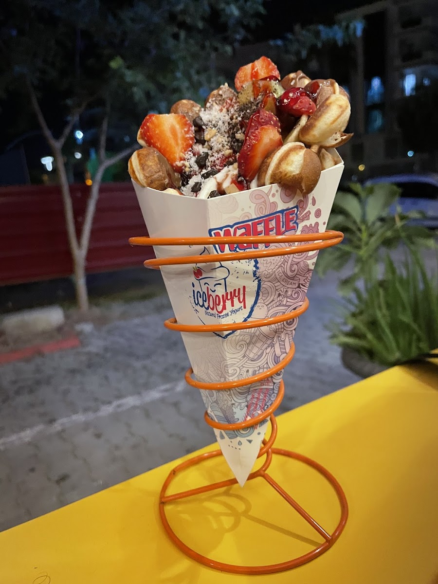 Iceberry Natural Frozen Yogurt - 9