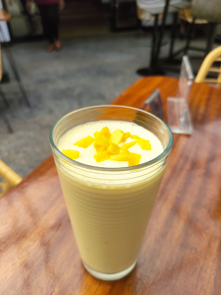 Aura Lounge and Espresso Bar - 6