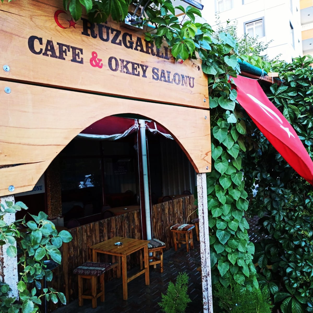 Rüzgarlı Cafe & Okeysalonu