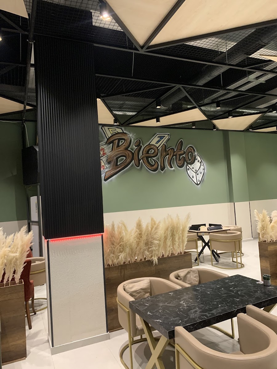 Biento Cafe Lounge