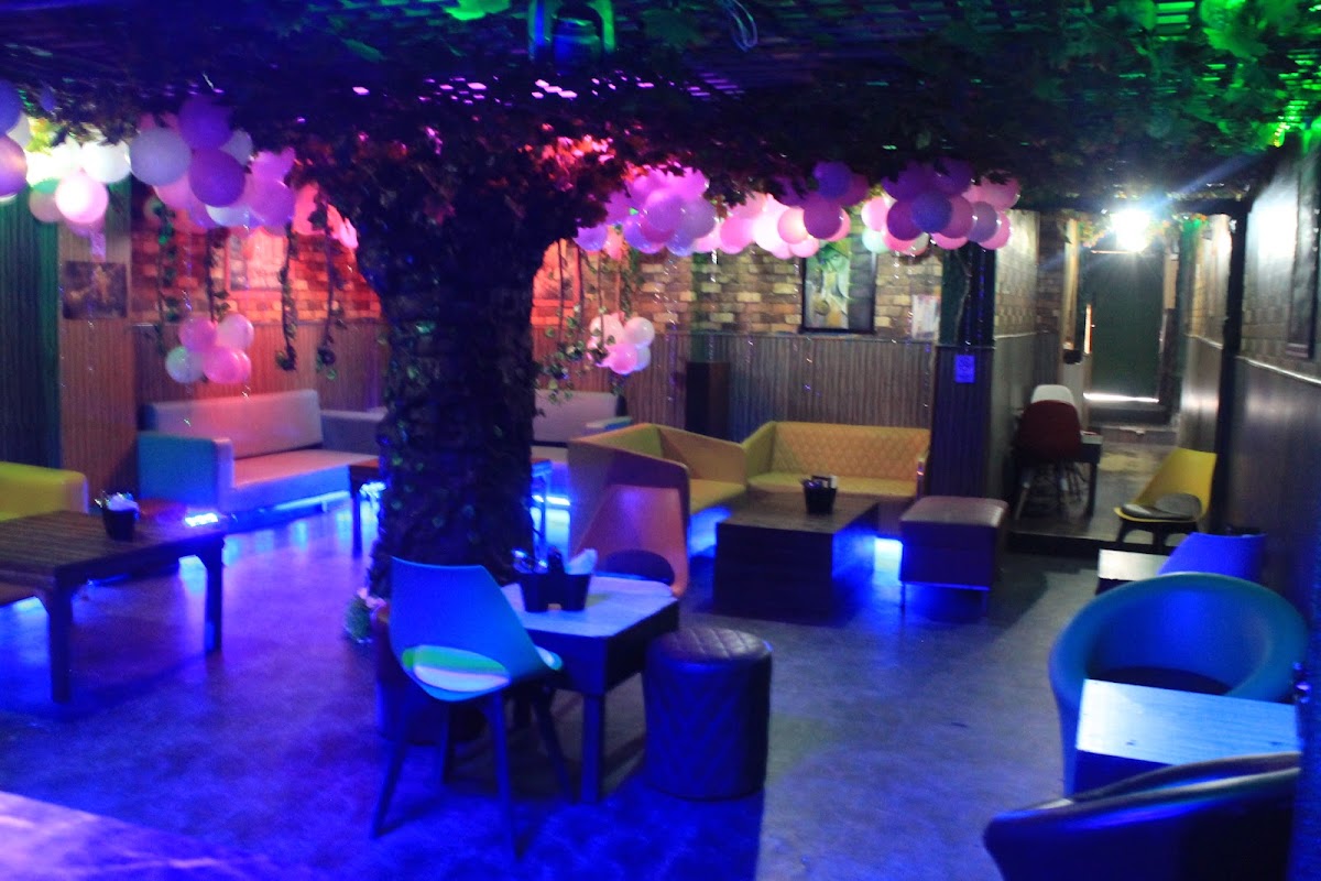 The Hide Out Cafe & Lounge