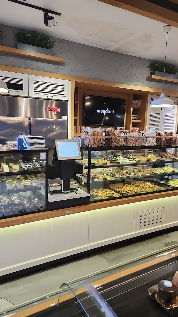 Meydani Cafe & Pastane - 3