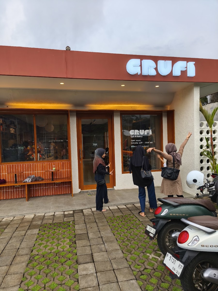 Grufi Cafe & Eatery