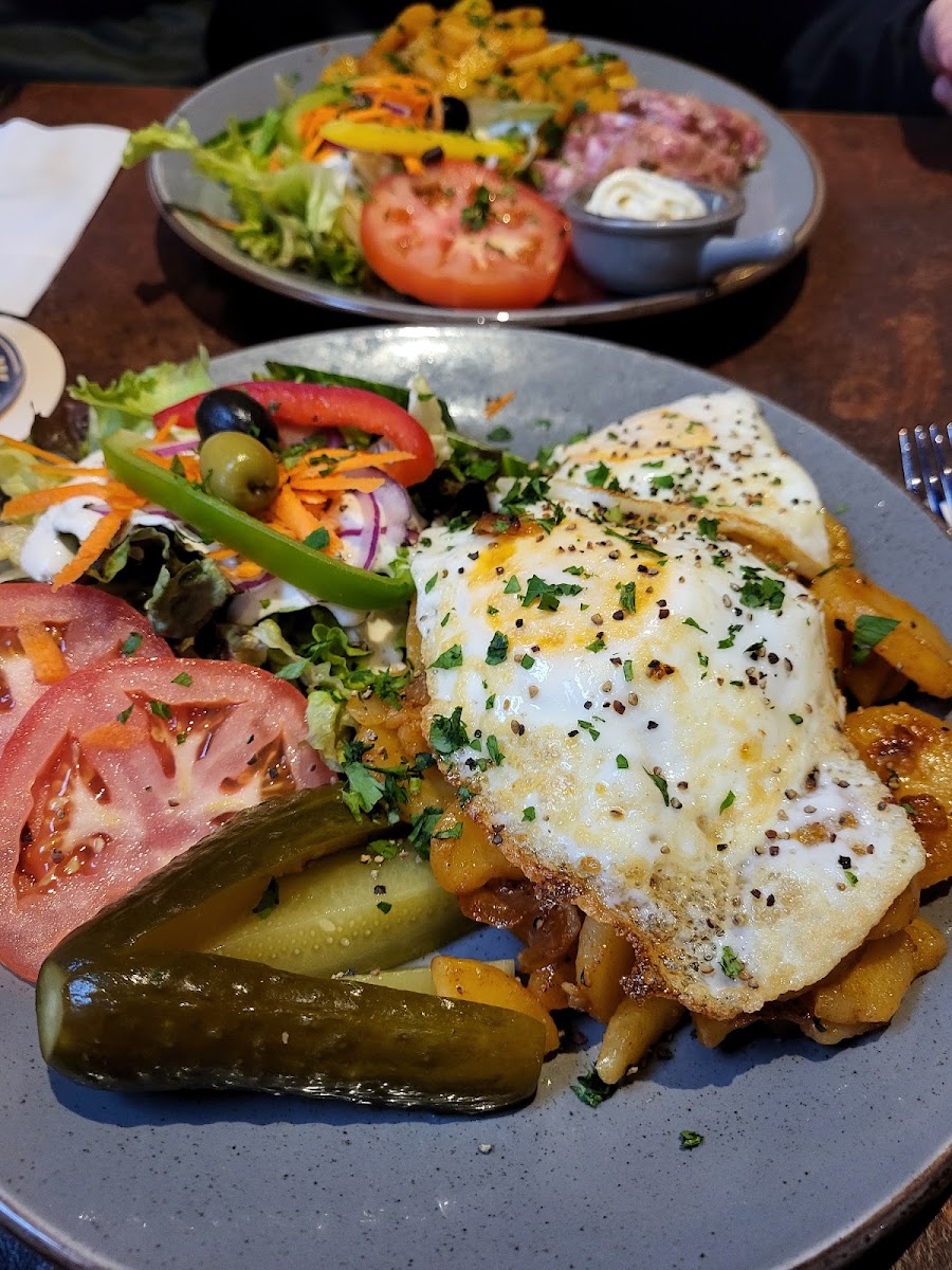 CafeBar Die Apotheke - 3