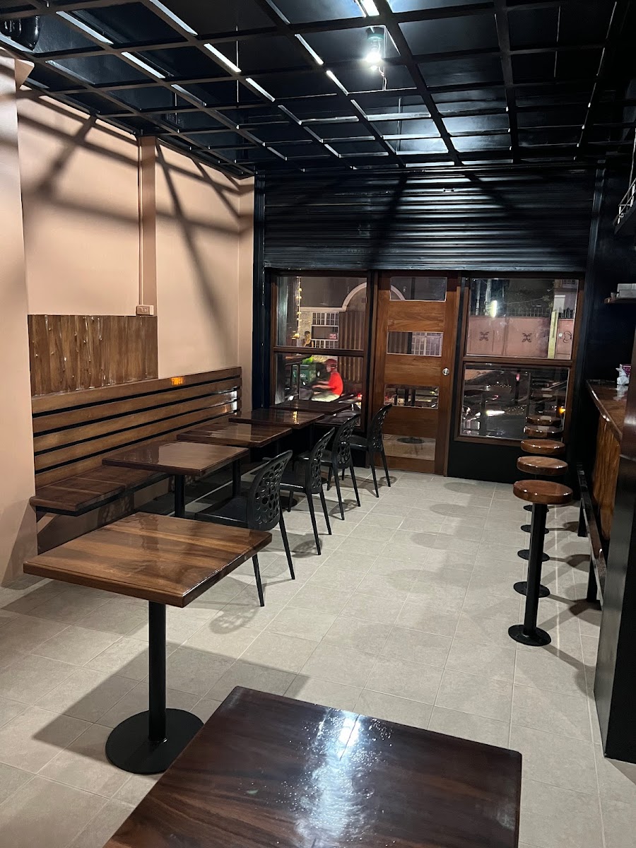 Peachy Cakes and Deli Cafe