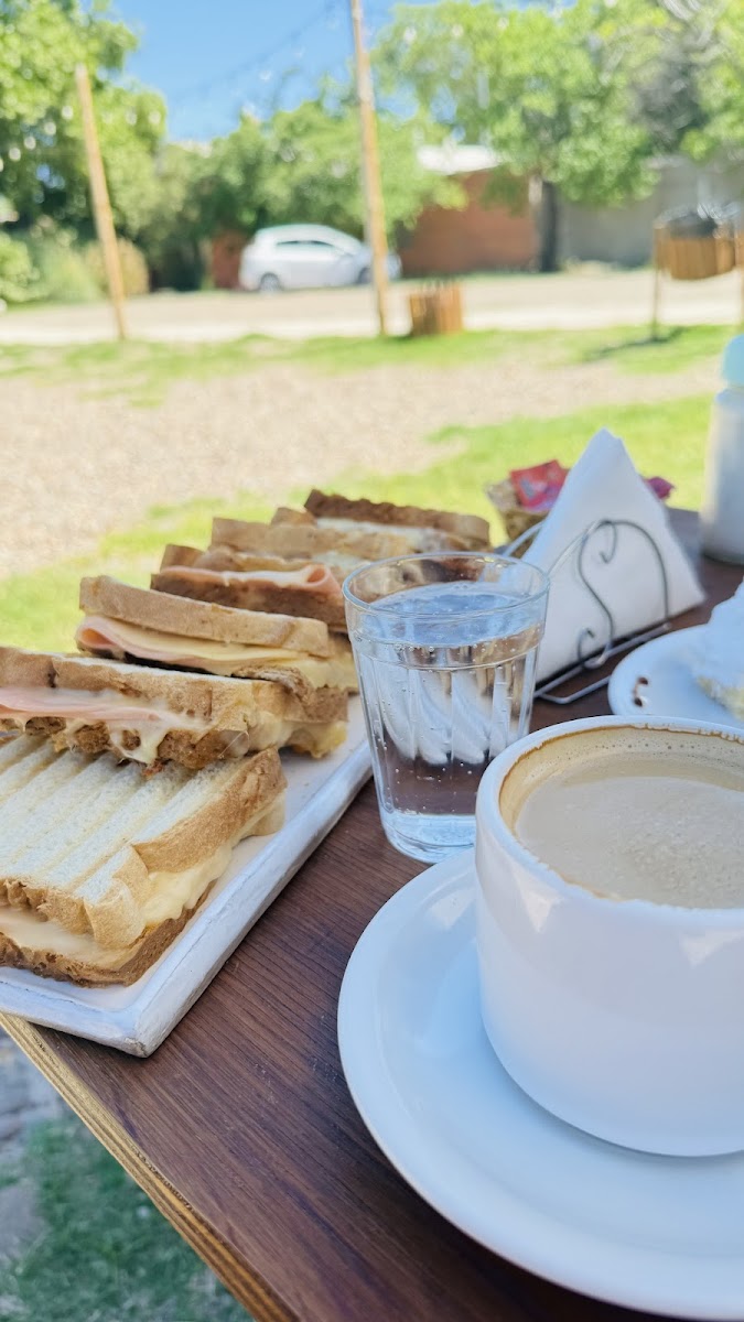 Fortunatas - cafetería -pasteleria y casa de comidas - 7