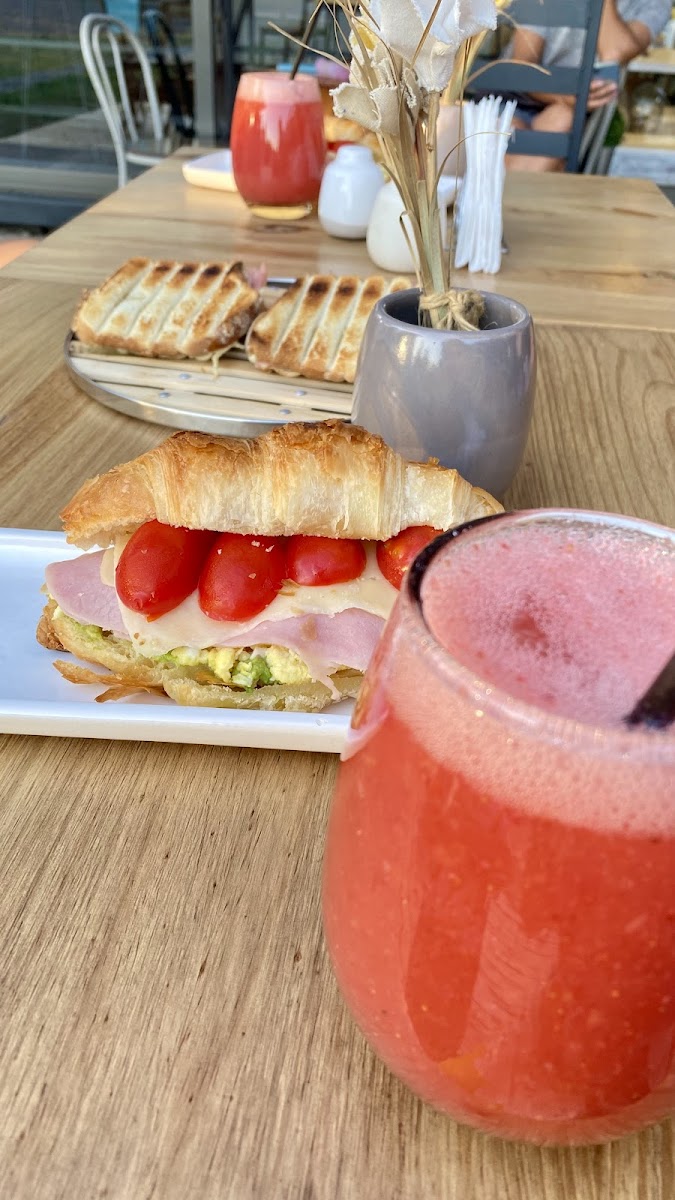 Fortunatas - cafetería -pasteleria y casa de comidas - 9