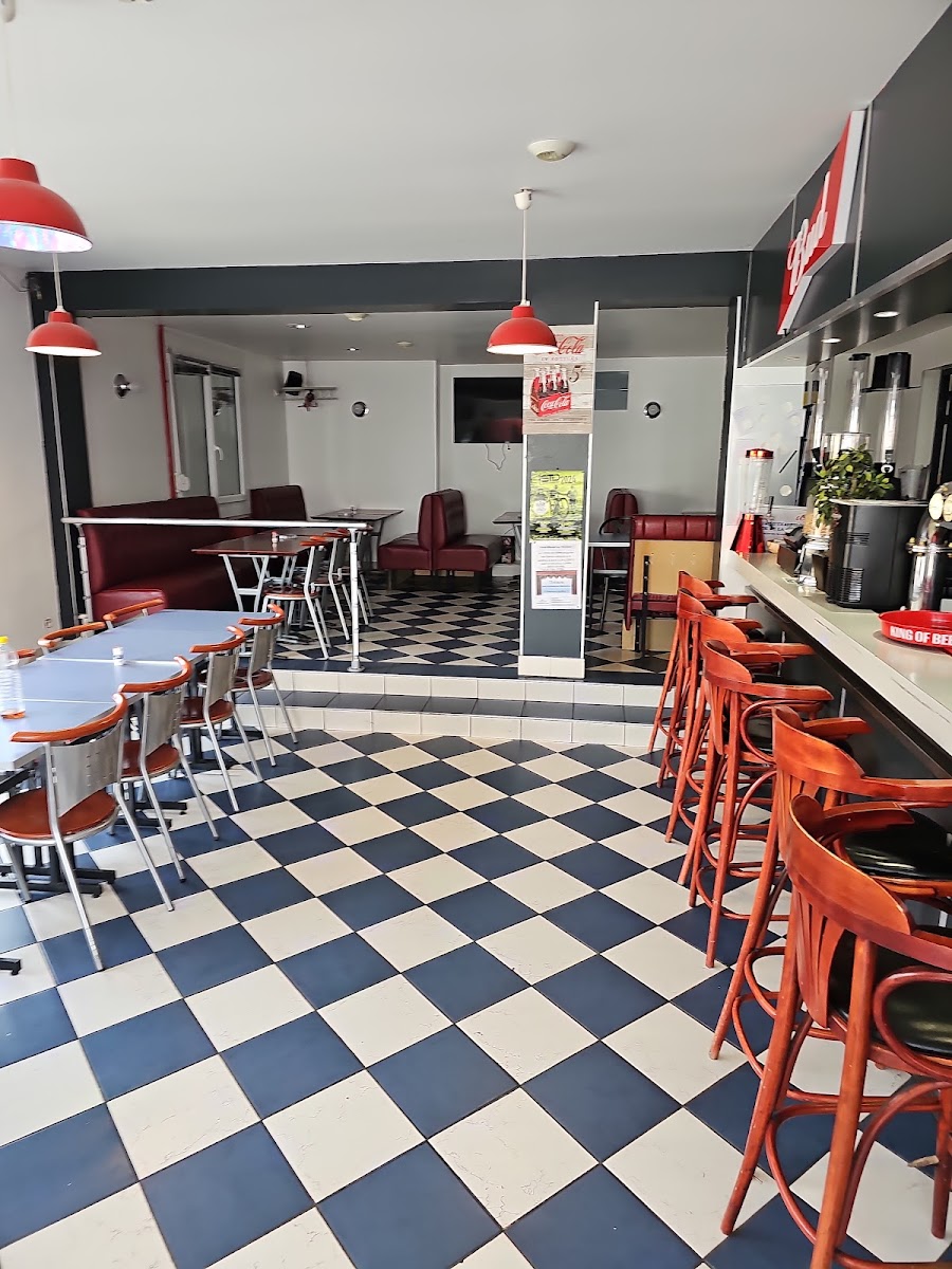 L Embuscade Cafe - 5