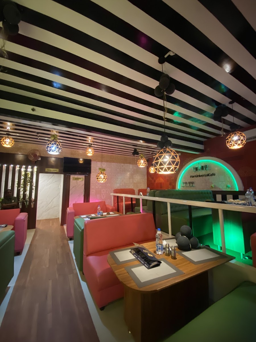 Universal Cafe - 3