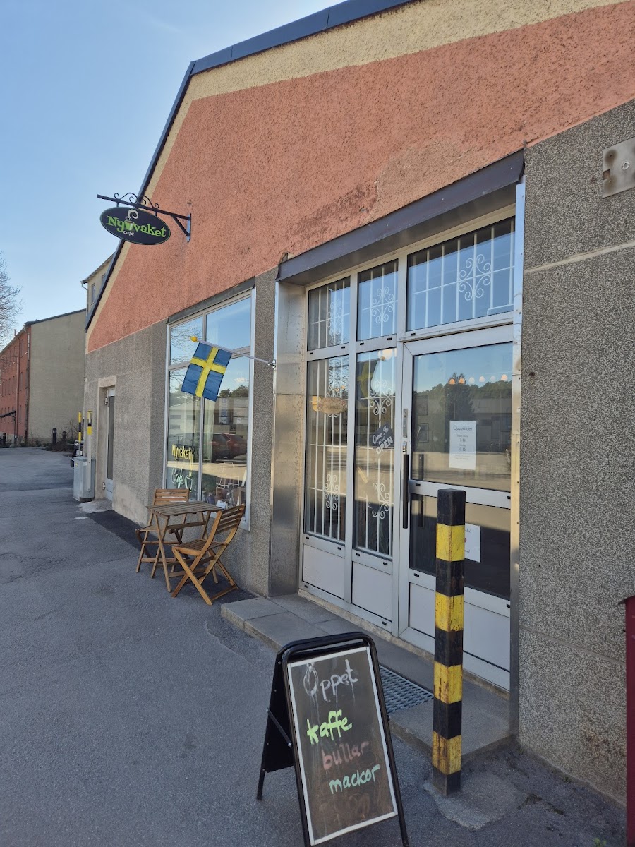 Nyvaket café och bageri