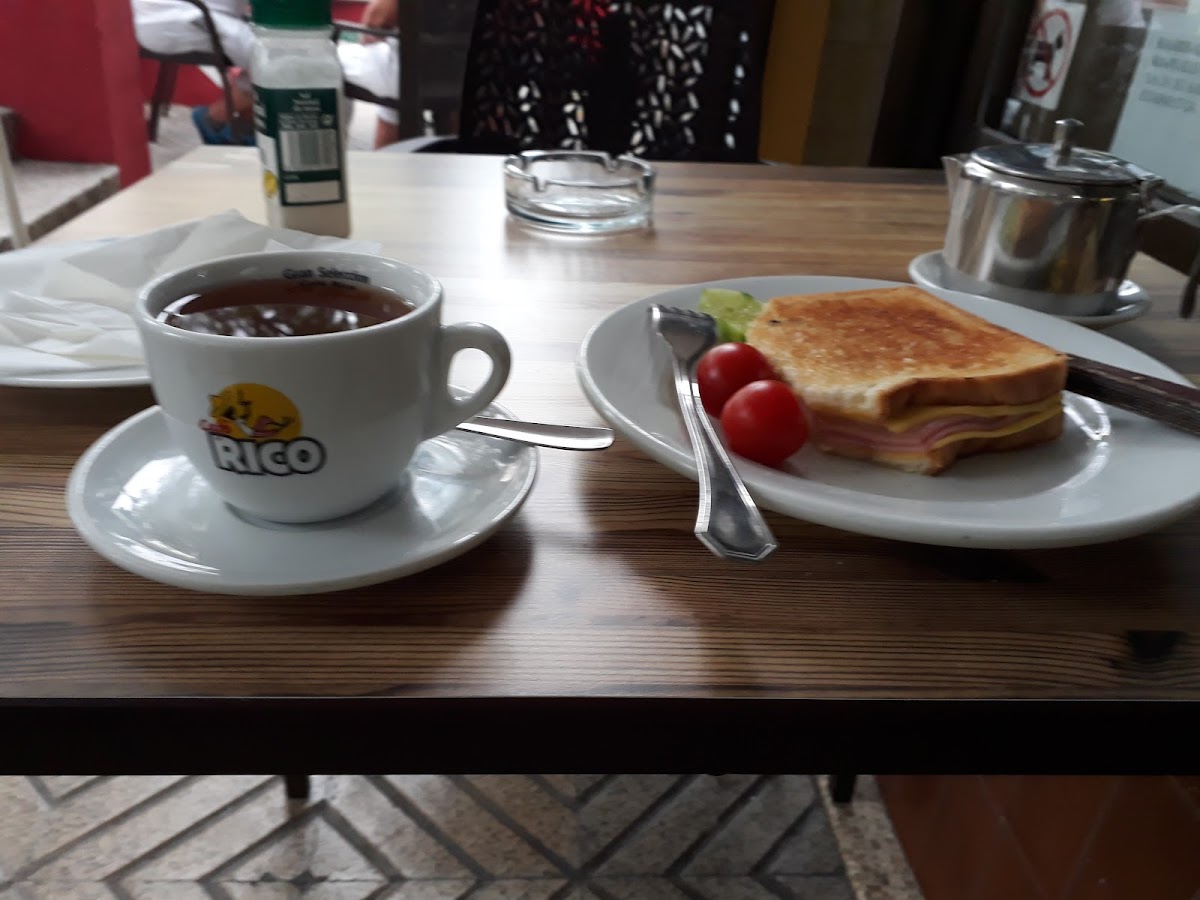 Suomalainen Baari Pia ja Pepe - Cafetería Bosque - 8