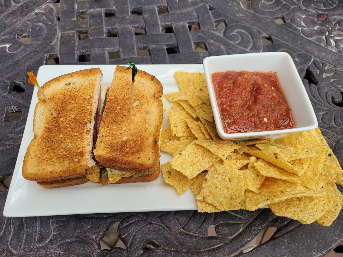 Brick Canvas Cafe - 10