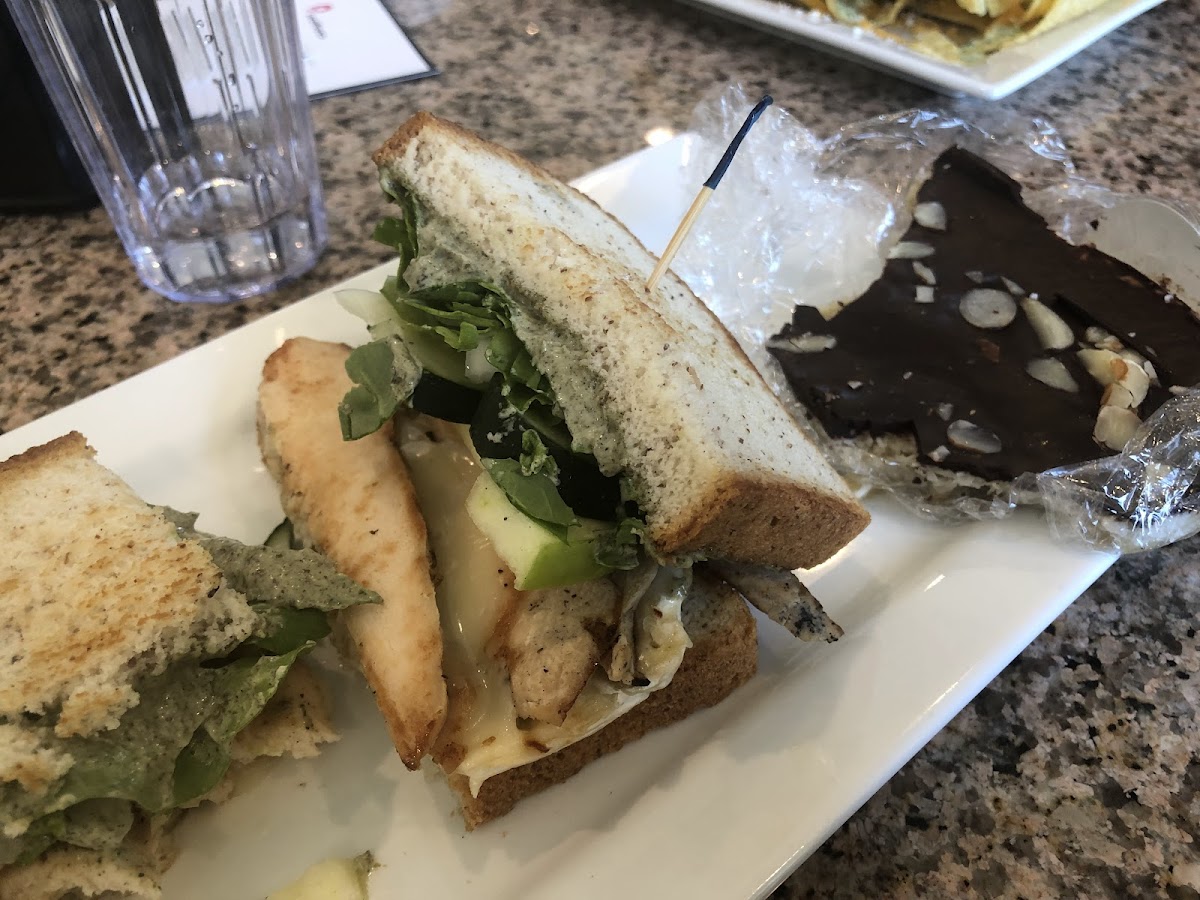 Brick Canvas Cafe - 9