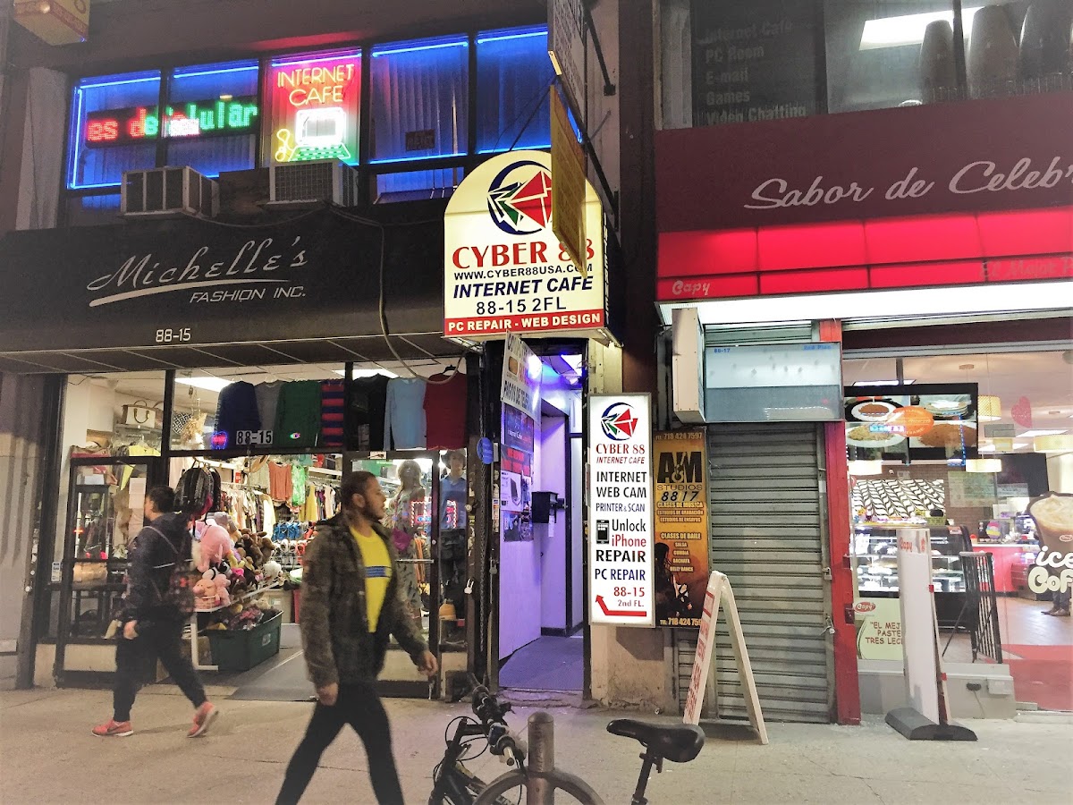 Internet Cafe Cyber 88 - 5