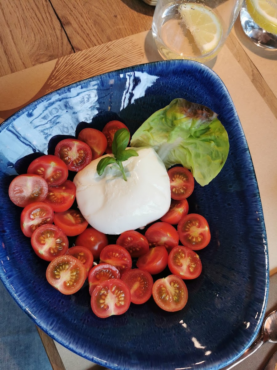 Livi's Cafe & Lounge - 9