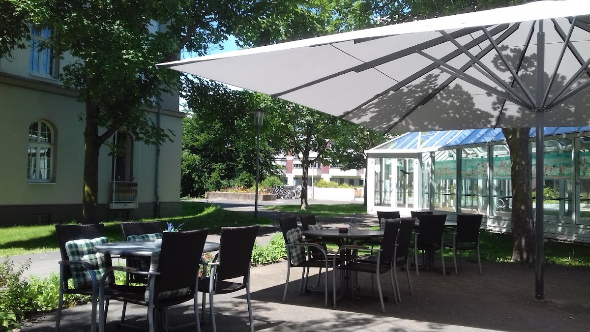 Café Sabine, Cafeteria mit Kioskangebot