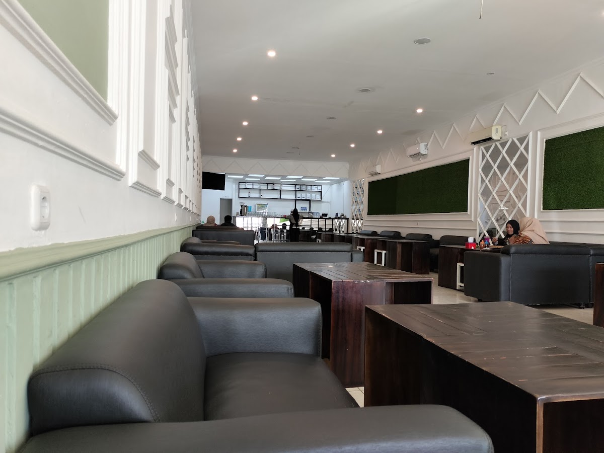 Ran's Cafe N Coffee - 4