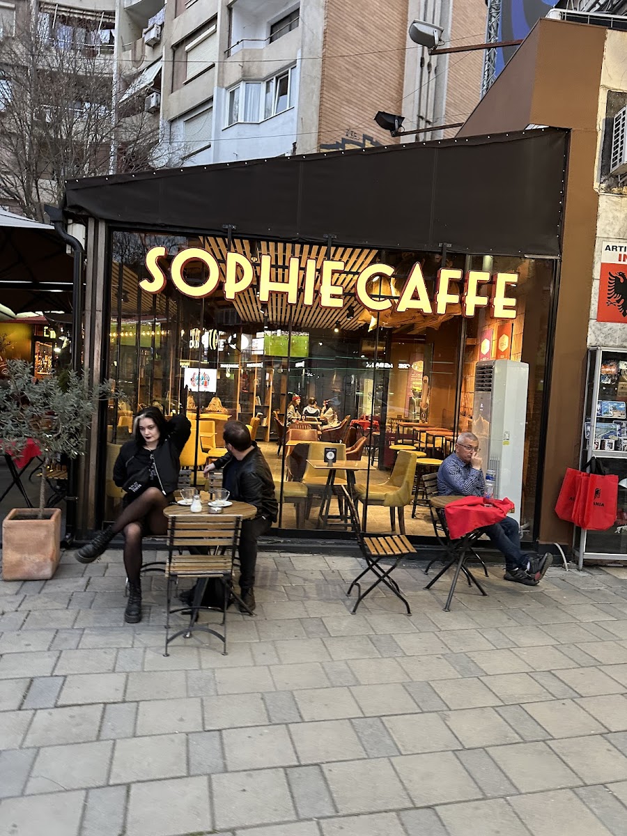 Sophie Caffe & Snacks - Ali Demi