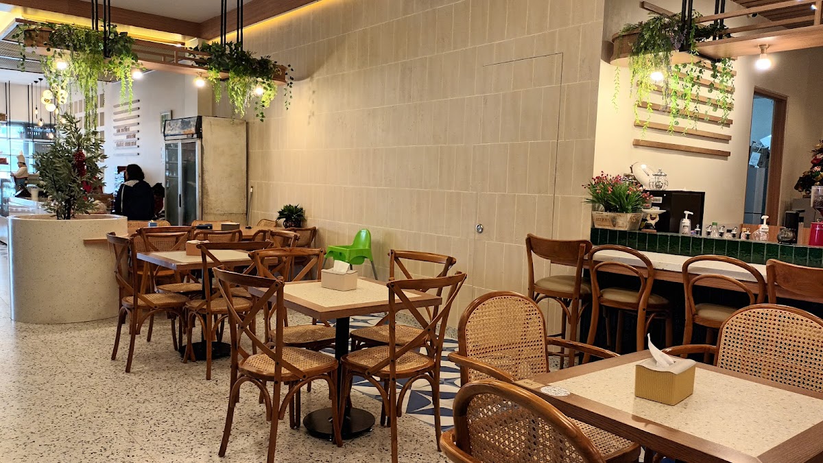 So Yummy Bakery & Cafe