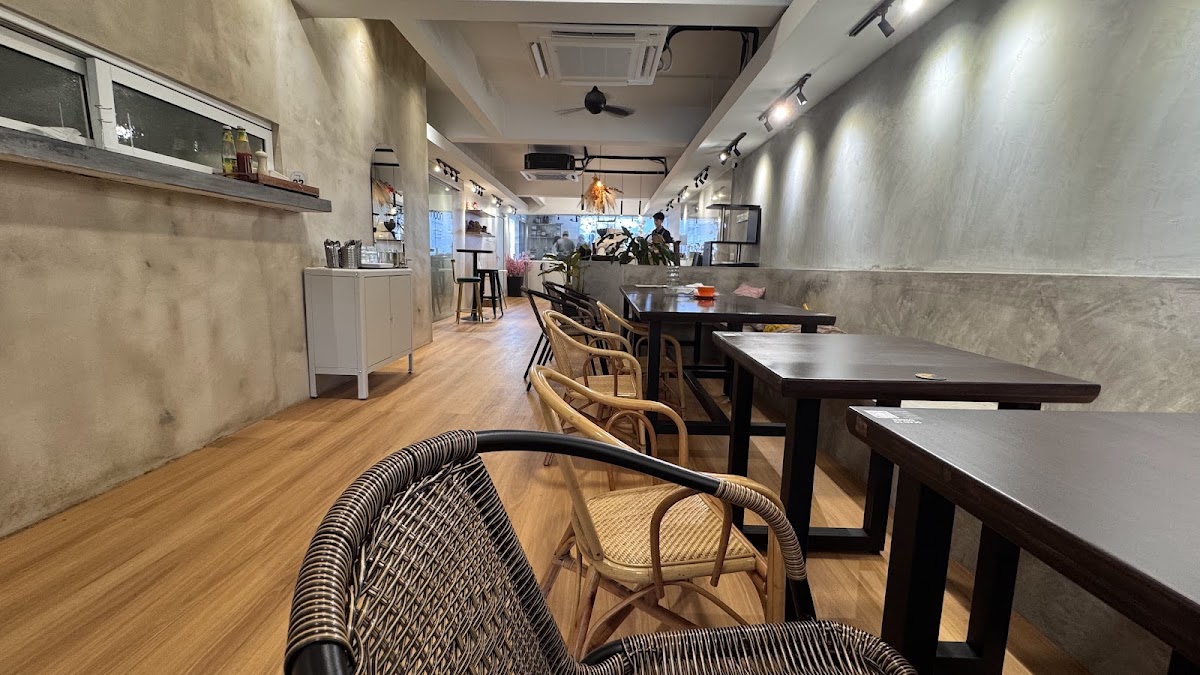 Noon Viennoiserie Cafe