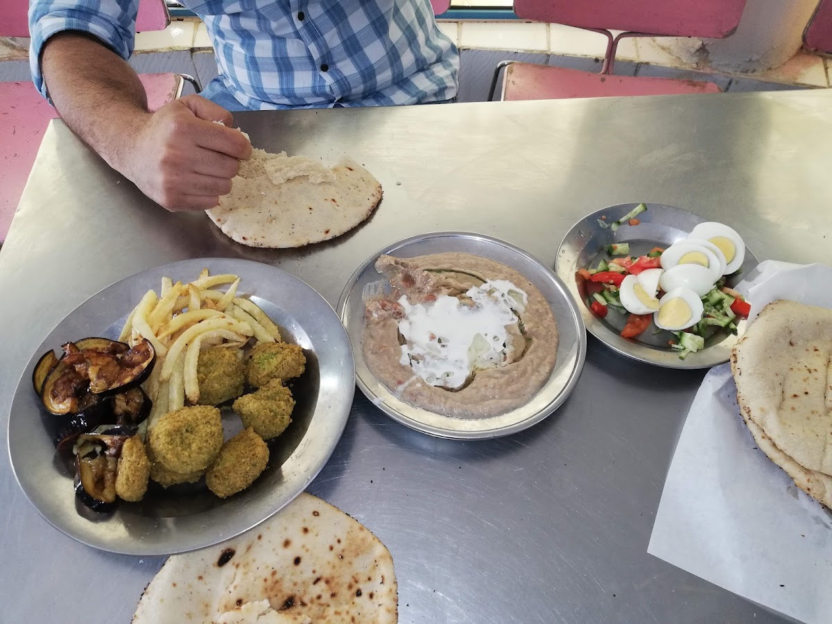 Al Baroodi Cafeteria