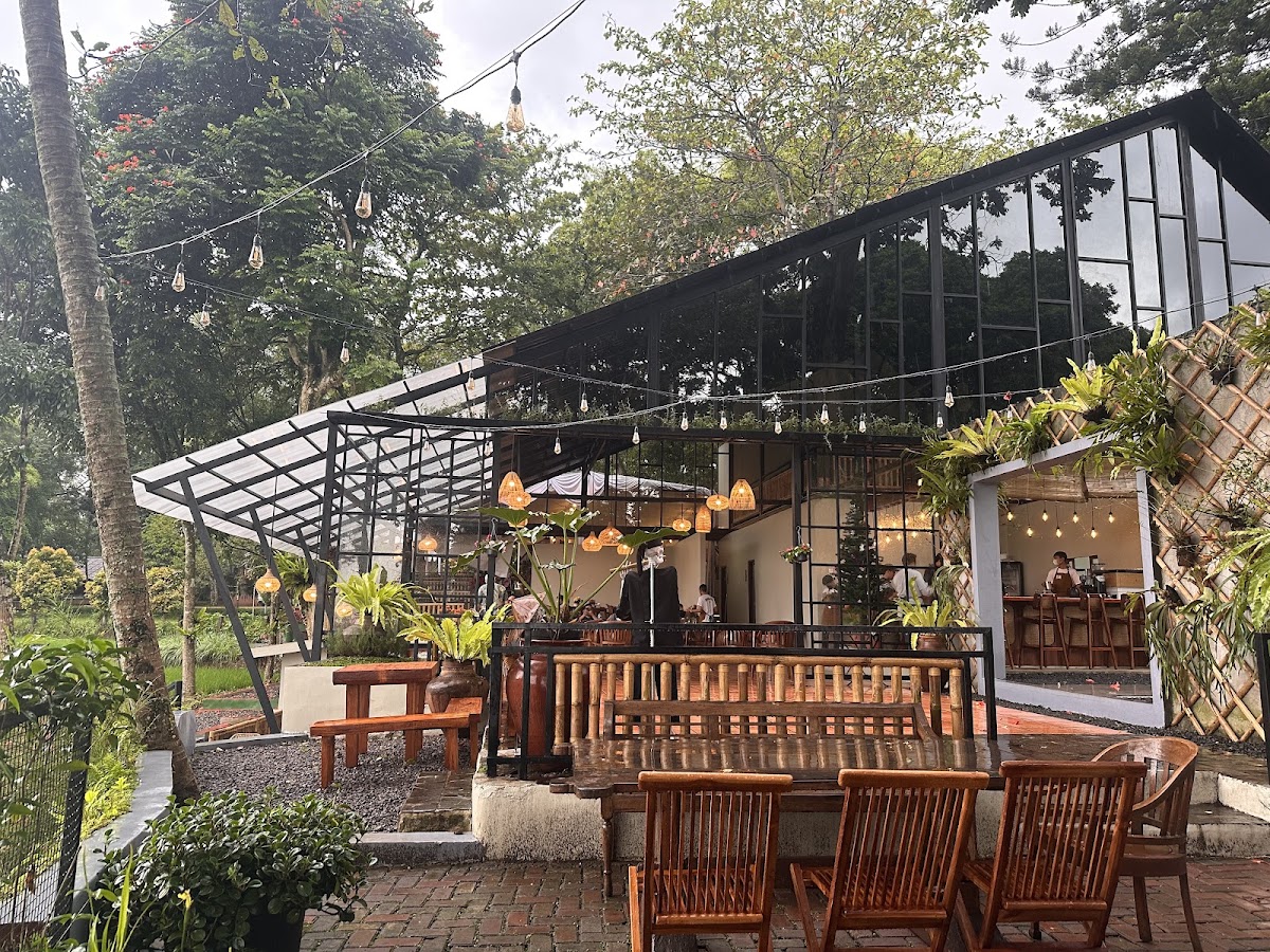 Node Cafe and Lounge