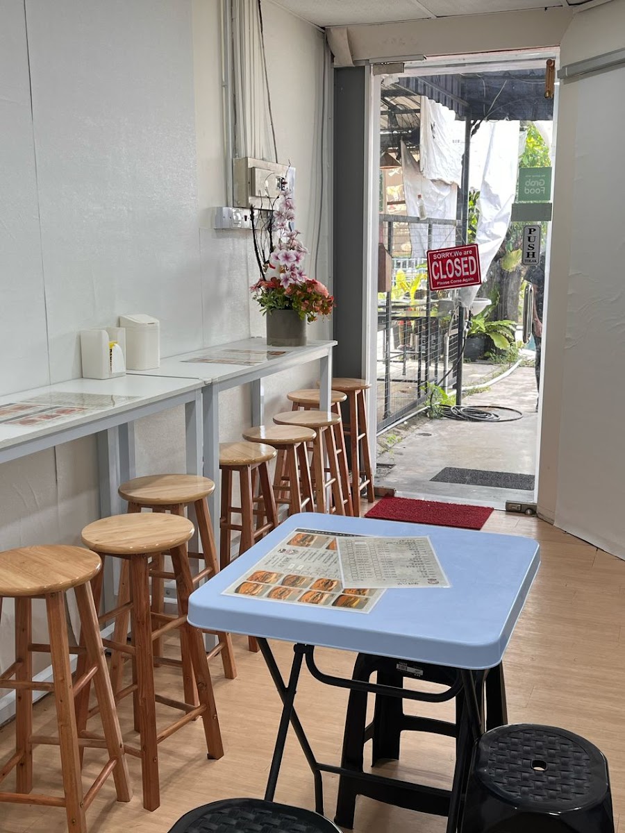 Early Come Early Serve Cafe 柒找八早