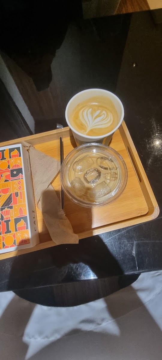 CALI SPECIALTY Cafe - 6