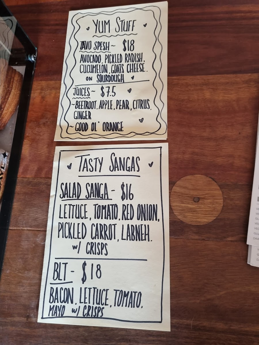 Lucky Duck Cafe and Bar - 3