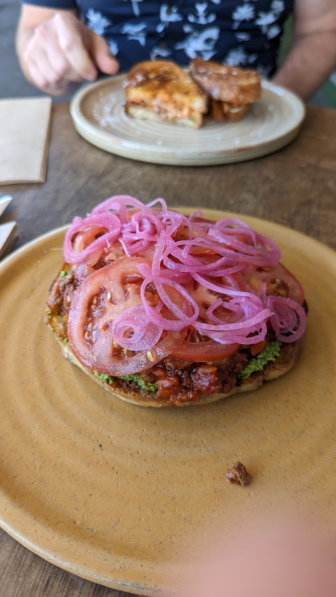 Lucky Duck Cafe and Bar - 6