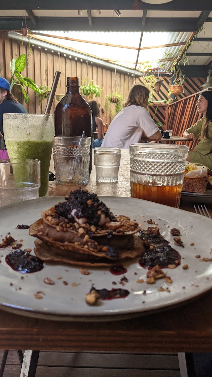 Lucky Duck Cafe and Bar - 9