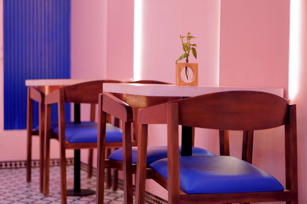 The Blue Pink Café