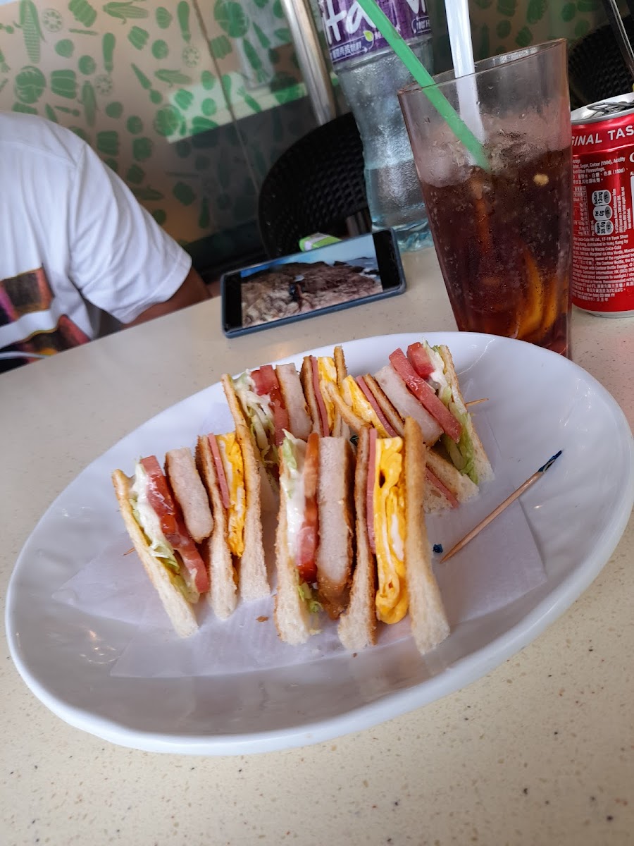 Kitchen Man Restaurant - 7