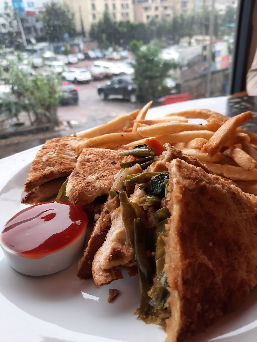 La Parisienne Olompia ላ ፓሬዝያን ካፌ ኦሎምፒያ - 3