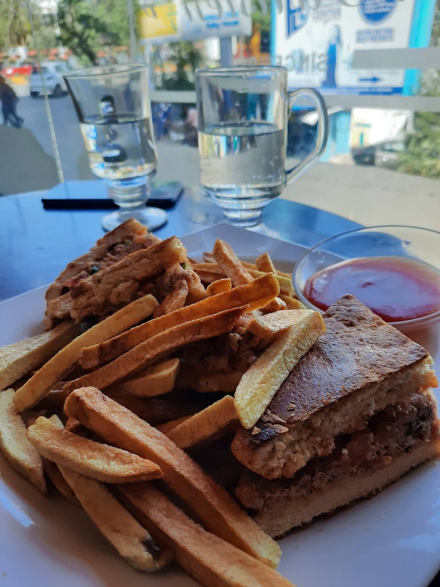 La Parisienne Olompia ላ ፓሬዝያን ካፌ ኦሎምፒያ - 5