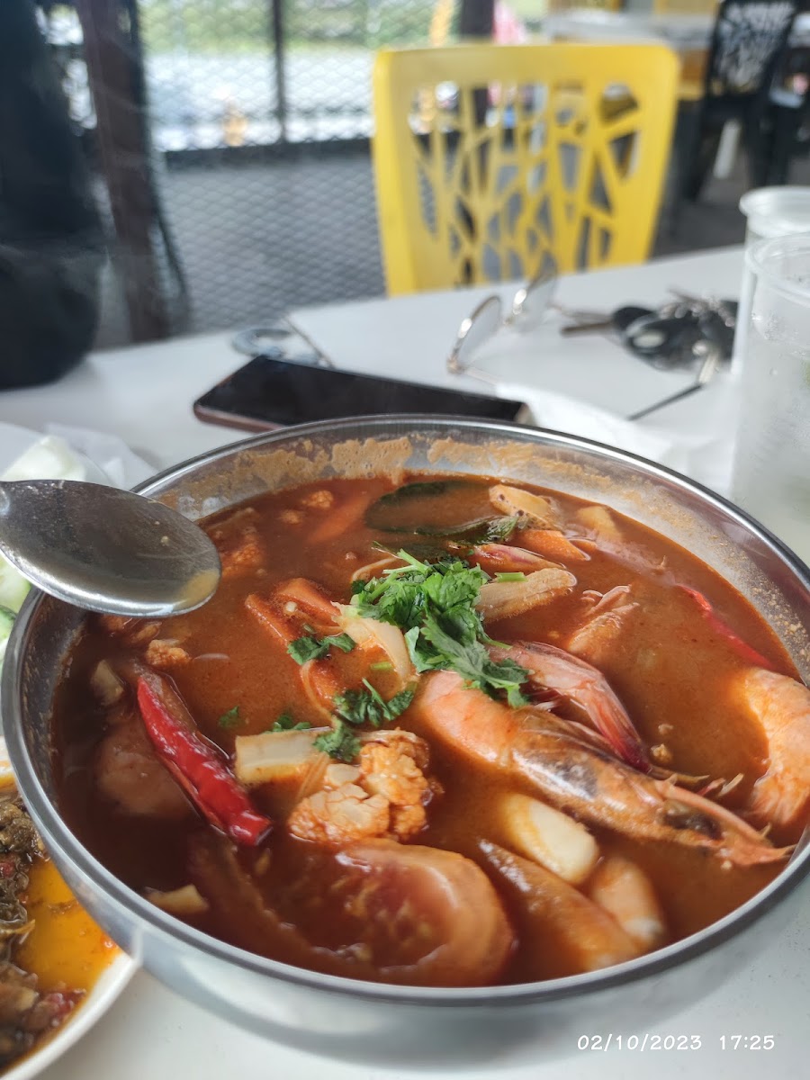 Aduka Cabin Cafe - 10