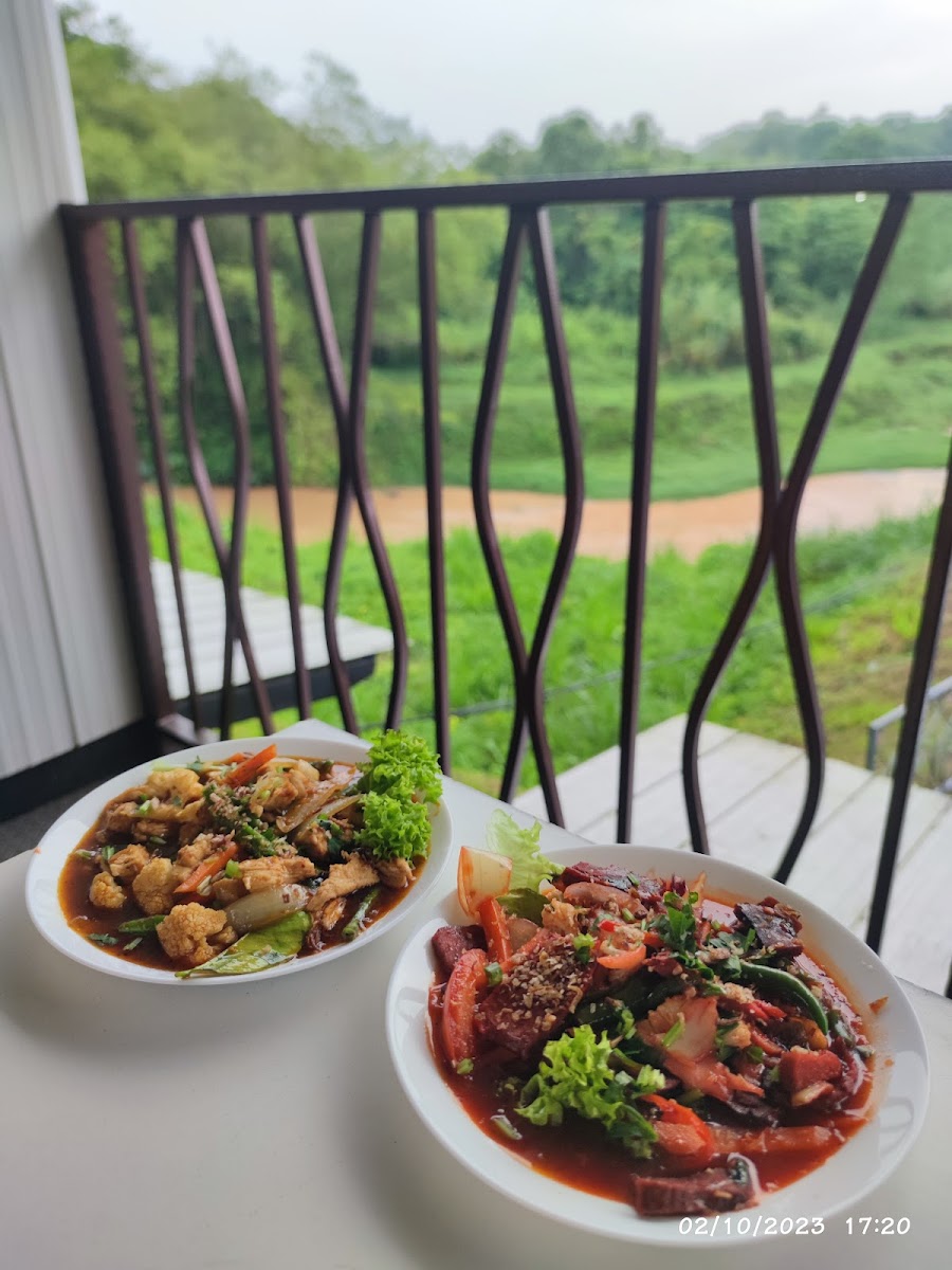 Aduka Cabin Cafe - 6